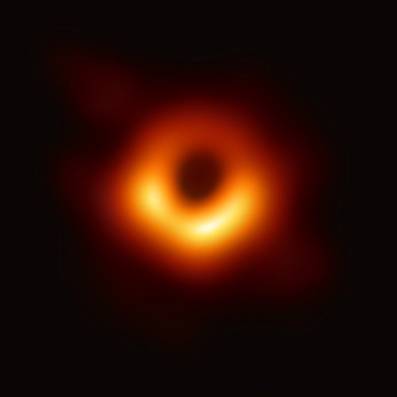 München feiert am 24.05.2022 die Entdeckung des ersten schwarzen Loches!