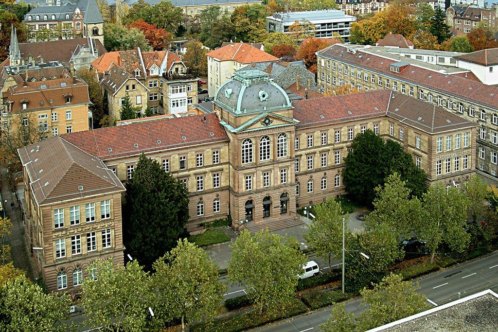 Helmholtz-Gymnasium muss bald geschlossen werden!
