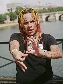 Daniel Hernandez also known as “6ix9ine” has been shot to death by another rapper!