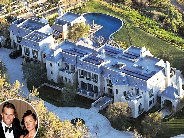 Flooding causes Tom Brady to move back in with Gisele Bündchen.